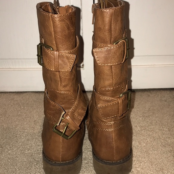 Boots - Picture 4 of 7